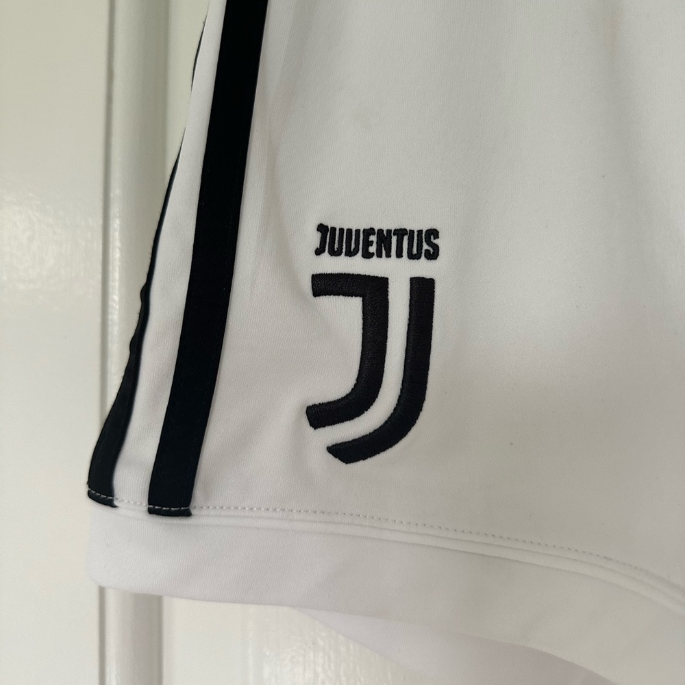 Boys’ Adidas Juventus White and Black Shorts - Picture 3 of 7